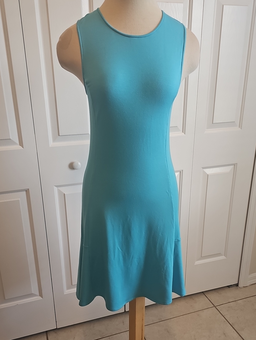 T‎ Tahari Sleeveless Fit Flare Dress Womens Size XS Blue Knit Career Summer